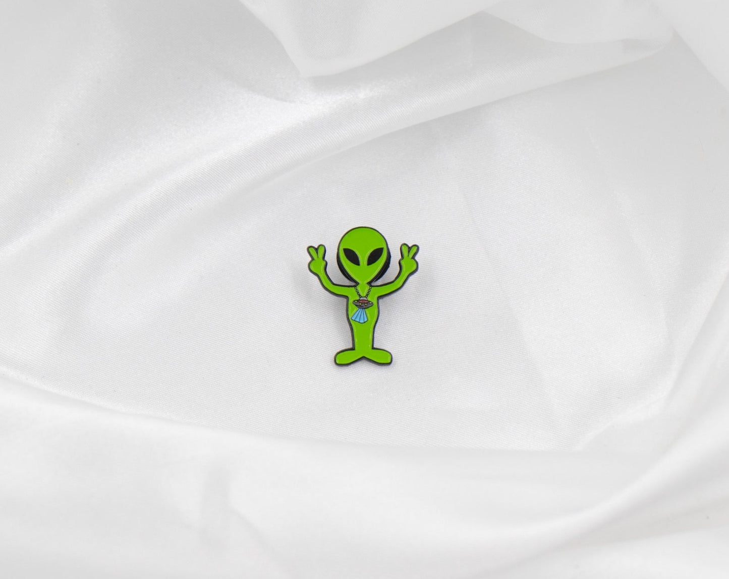 Alien Peace Pin