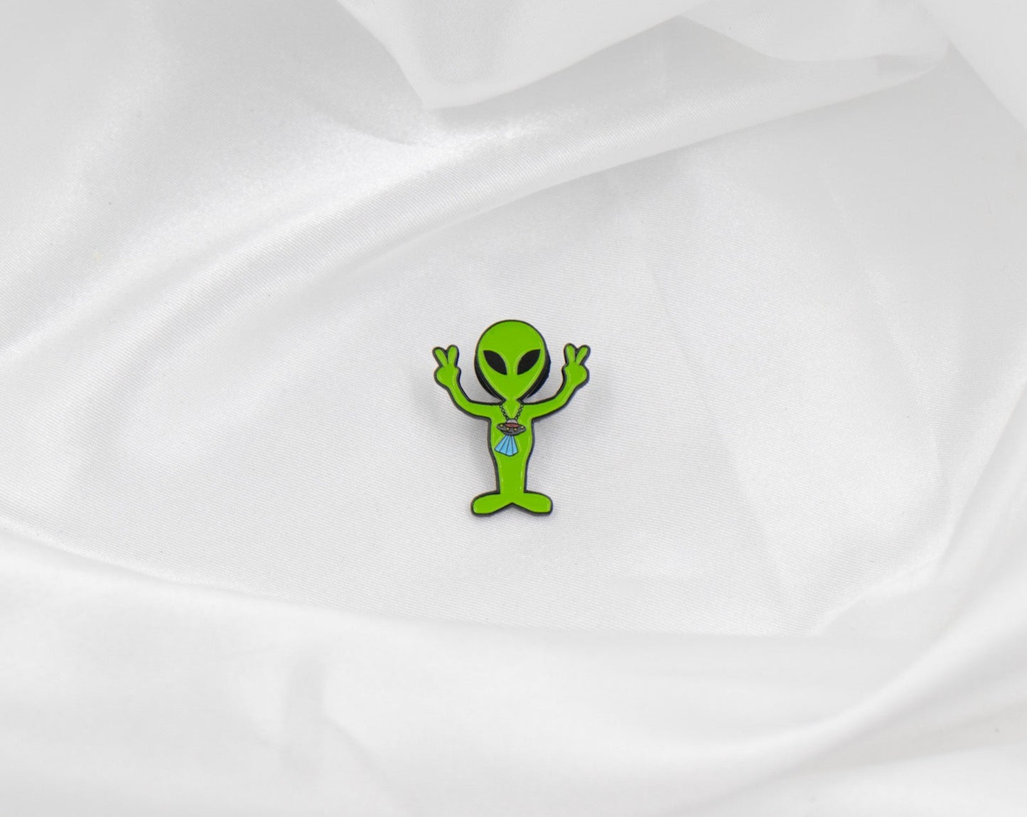 Alien Peace Pin